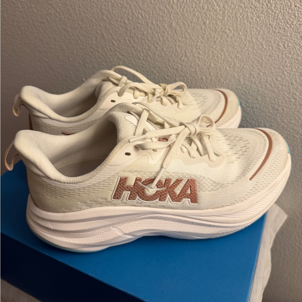 Hoka Skyflow